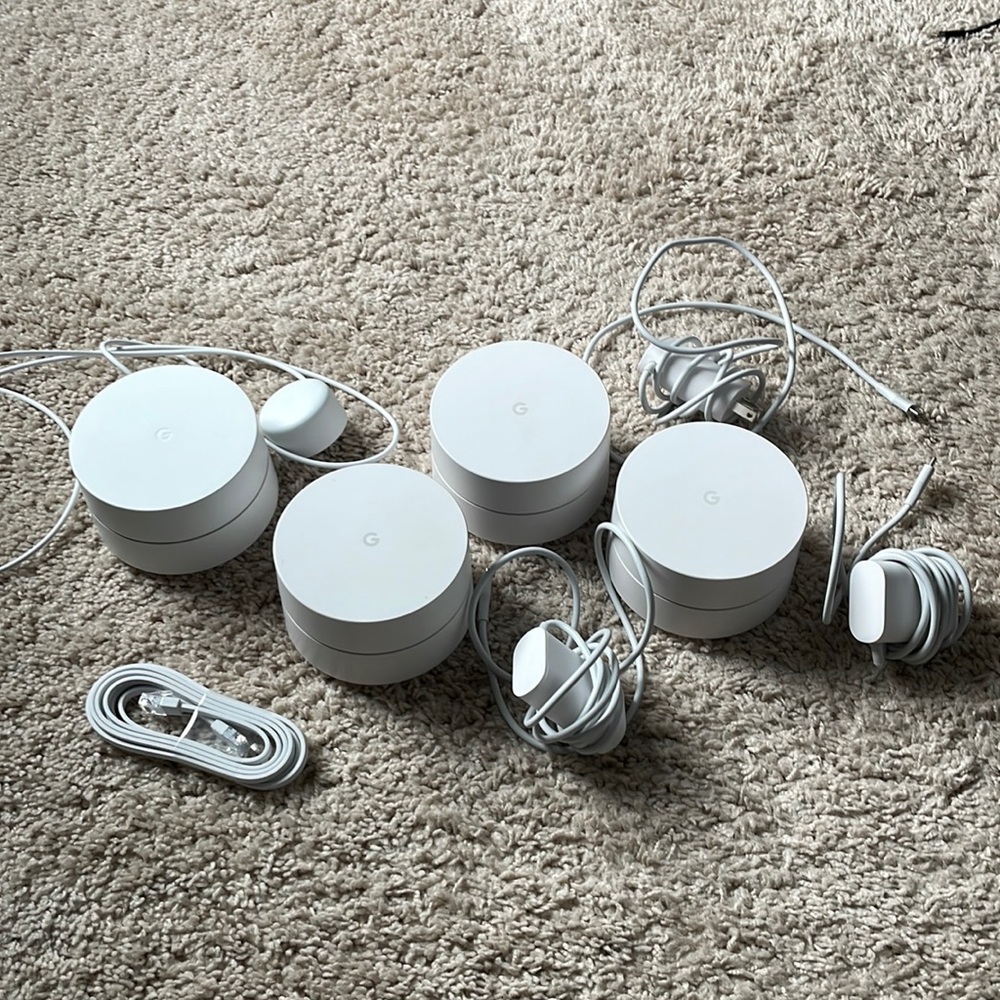 Set of 4 Google Nest Wi-Fi hubs